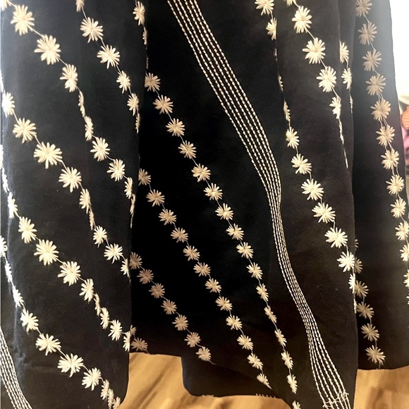 Spectacular Free People Mini Summer black with white embroidered floral - Picture 7 of 9